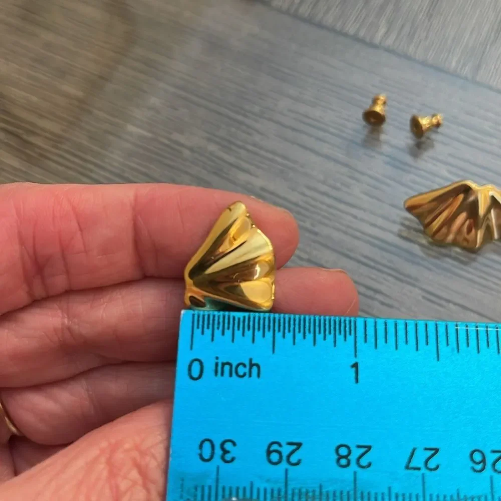 Vintage Monet Gold-tone Ruffled Fan Shaped Post Earrings